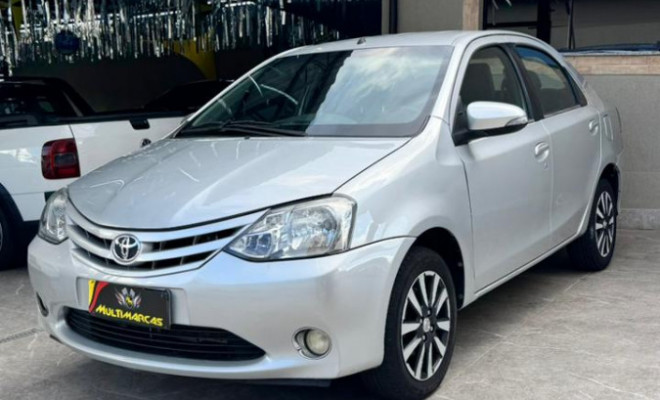 Toyota ETIOS PLATINUM Sed. 1.5 Flex 16V 4p Mec. 2015 Flex