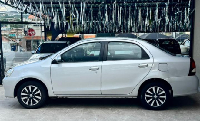 Toyota ETIOS PLATINUM Sed. 1.5 Flex 16V 4p Mec. 2015 Flex-6