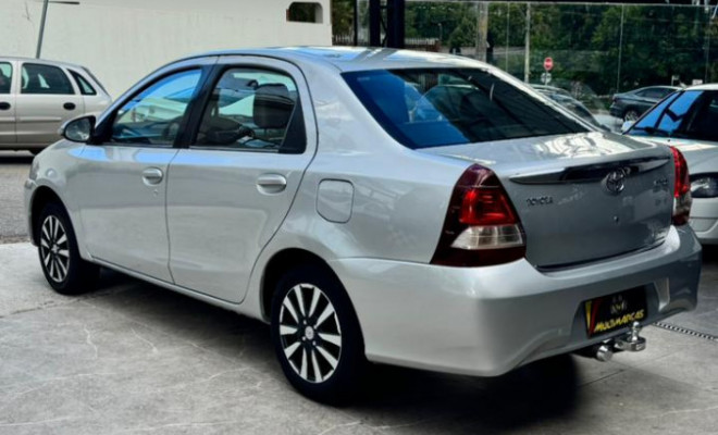 Toyota ETIOS PLATINUM Sed. 1.5 Flex 16V 4p Mec. 2015 Flex-0
