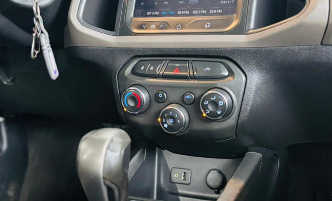 GM - Chevrolet PRISMA Sed. LTZ 1.4 8V FlexPower 4p Aut. 2014 Flex-6