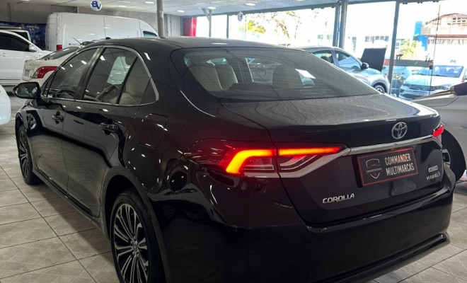 Toyota Corolla Altis Prem. 1.8 Aut. (Híbrido) 2020 Híbrido-2