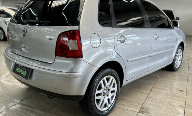 VW - VolksWagen Polo 1.6 Mi/ S.Ouro 1.6Mi 101cv 8V 5p 2005 Gasolina-4