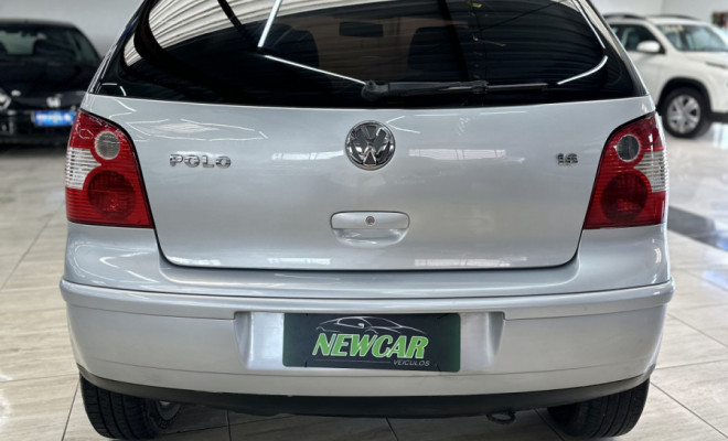 VW - VolksWagen Polo 1.6 Mi/ S.Ouro 1.6Mi 101cv 8V 5p 2005 Gasolina-3