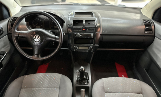 VW - VolksWagen Polo 1.6 Mi/ S.Ouro 1.6Mi 101cv 8V 5p 2005 Gasolina-5