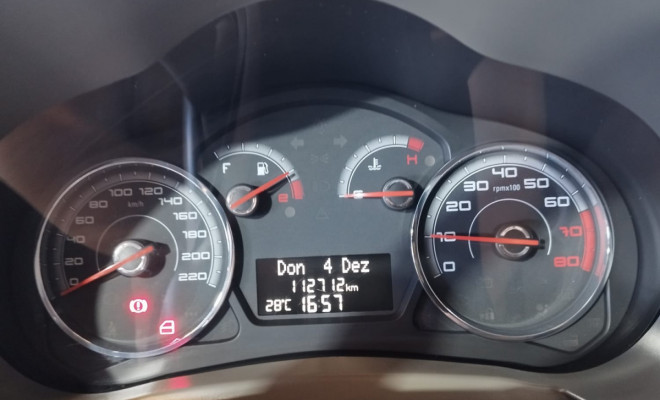 Fiat Palio ESSENCE 1.6 Flex 16V 5p 2013 Flex-9