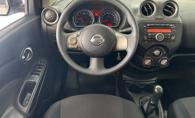 Nissan VERSA SL 1.6 16V Flex Fuel 4p Mec. 2014 Flex-6