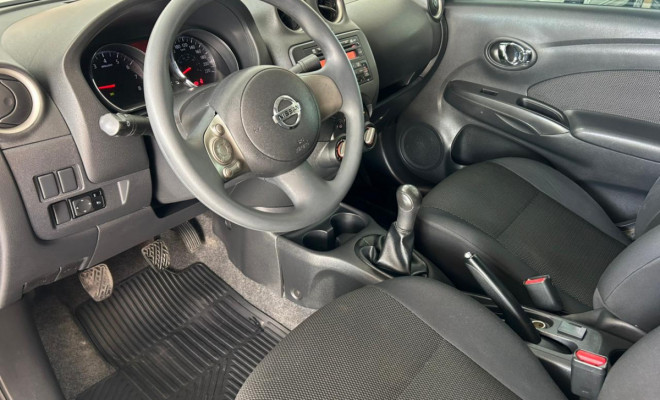 Nissan VERSA SL 1.6 16V Flex Fuel 4p Mec. 2014 Flex-8