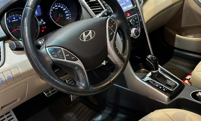 Hyundai i30 1.8 16V Aut. 5p 2016 Gasolina-1