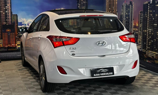 Hyundai i30 1.8 16V Aut. 5p 2016 Gasolina-8