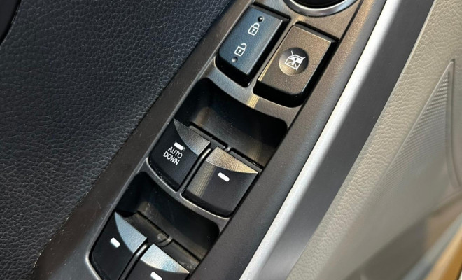 Hyundai i30 1.8 16V Aut. 5p 2016 Gasolina-6