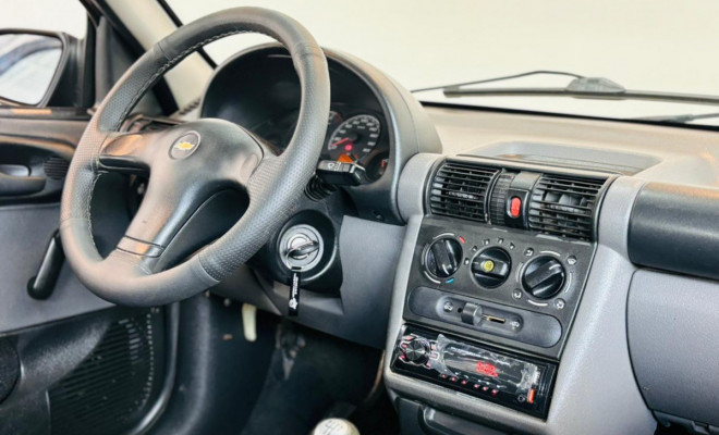 GM - Chevrolet Classic Life/LS 1.0 VHC FlexP. 4p 2014 Flex-10