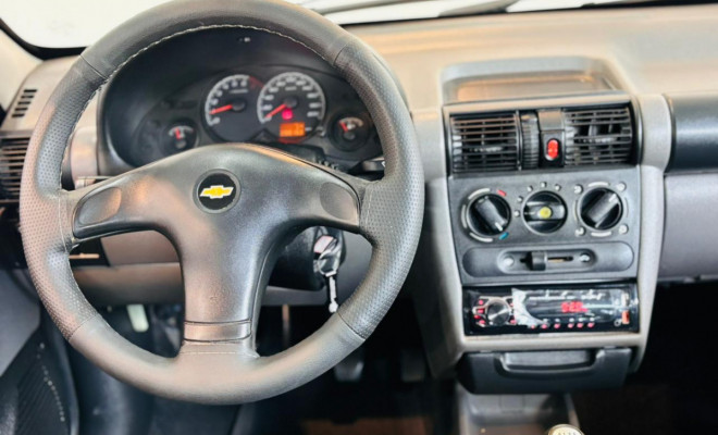 GM - Chevrolet Classic Life/LS 1.0 VHC FlexP. 4p 2014 Flex-9