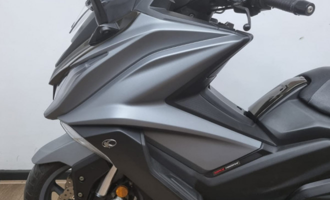 KYMCO AK 550i ABS 2021 Gasolina-7