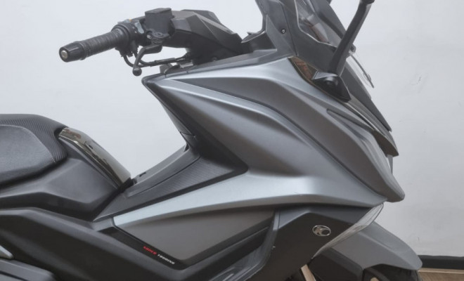 KYMCO AK 550i ABS 2021 Gasolina-6