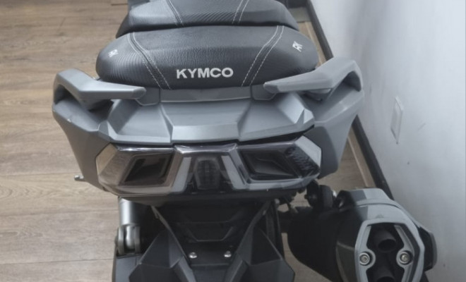 KYMCO AK 550i ABS 2021 Gasolina-10