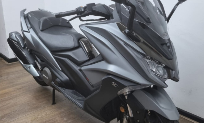 KYMCO AK 550i ABS 2021 Gasolina-0