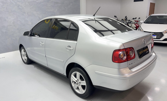 VW - VolksWagen Polo Sed. COMFORT. 1.6 Mi Tot. Flex 8v 2011 Flex-0