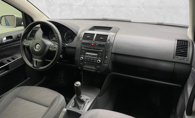 VW - VolksWagen Polo Sed. COMFORT. 1.6 Mi Tot. Flex 8v 2011 Flex-8