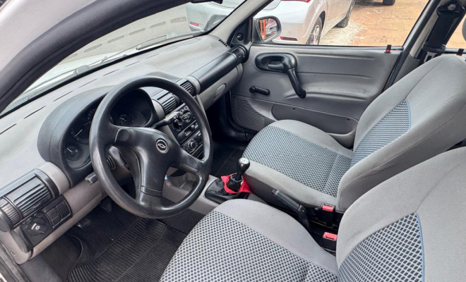 GM - Chevrolet Classic Life/LS 1.0 VHC FlexP. 4p 2010 Flex-8