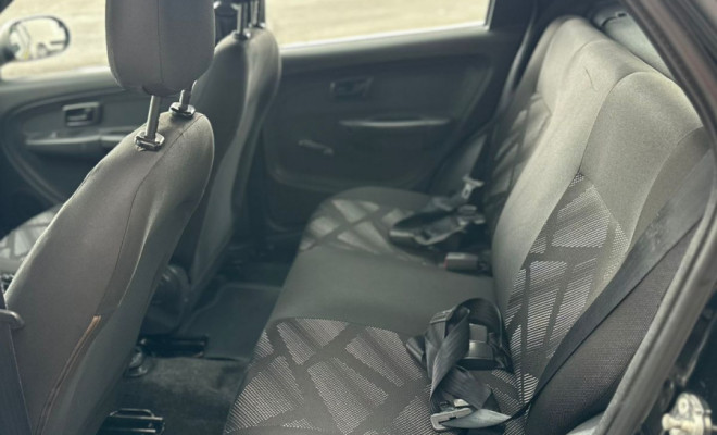 Fiat Palio Celebration 1.0 Fire Flex 8V 4p 2015 Flex-8