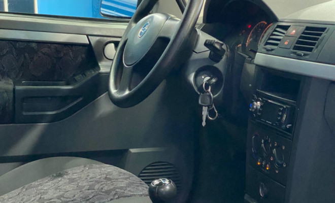 GM - Chevrolet Meriva Maxx 1.8 MPFI 8V FlexPower 2005 Flex-8