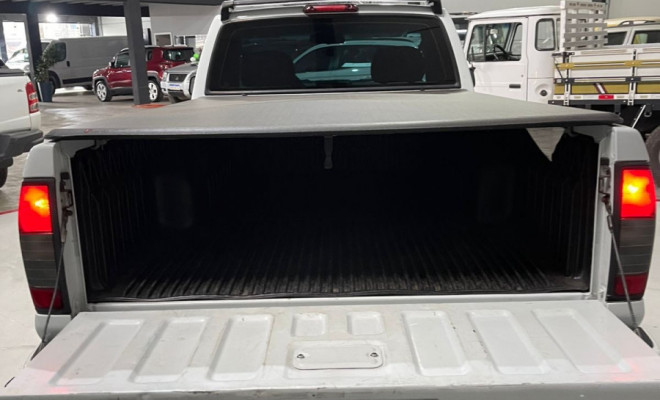 Nissan Frontier XE CS 4x2 2.8 TB Interc. Dies. 2004 Diesel-5