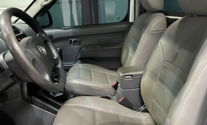 Nissan Frontier XE CS 4x2 2.8 TB Interc. Dies. 2004 Diesel-2
