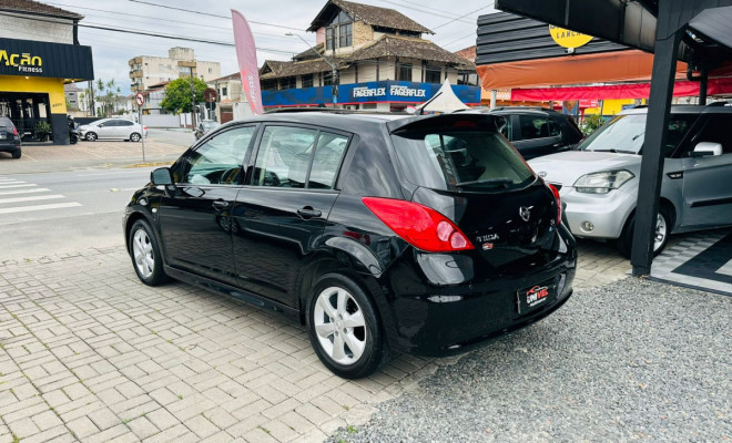 Nissan TIIDA  1.8 16V Flex Fuel 4p Aut. 2013 Flex-3