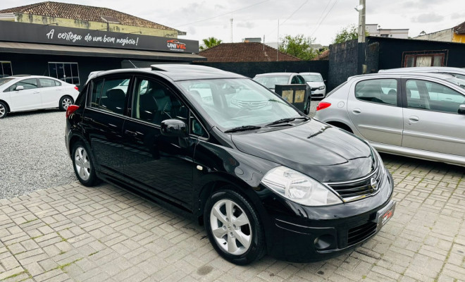 Nissan TIIDA  1.8 16V Flex Fuel 4p Aut. 2013 Flex