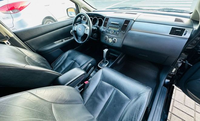 Nissan TIIDA Sedan 1.8 16V Flex Fuel 4p Aut. 2013 Flex-9