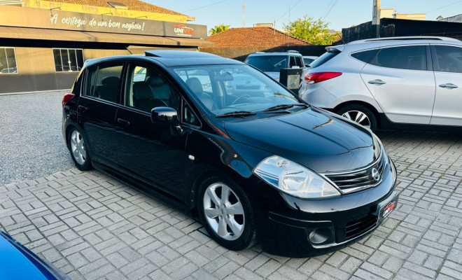 Nissan TIIDA Sedan 1.8 16V Flex Fuel 4p Aut. 2013 Flex