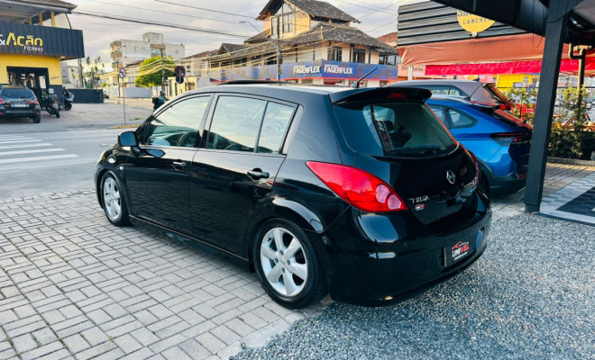 Nissan TIIDA Sedan 1.8 16V Flex Fuel 4p Aut. 2013 Flex-3