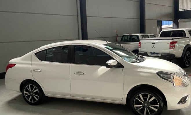 Nissan VERSA SL 1.6 16V FlexStart 4p Mec. 2018 Flex-6