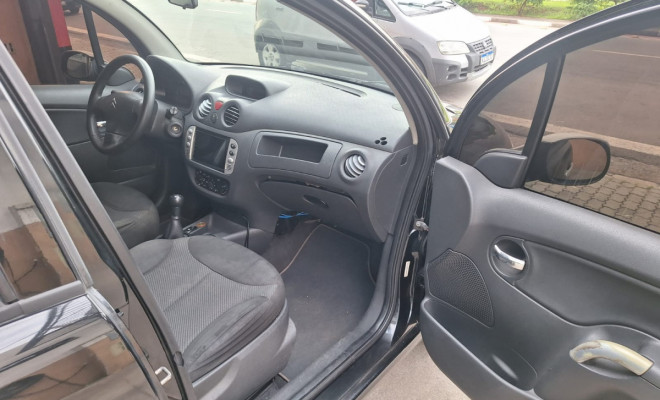 Citroën C3 GLX 1.4/ GLX Sonora 1.4 Flex 8V 5p 2011 Flex-9