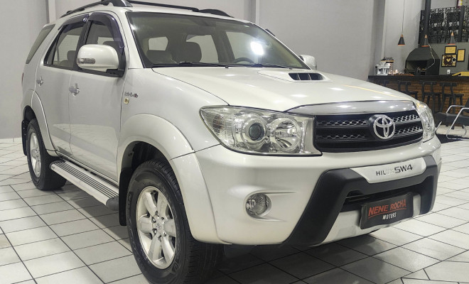 Toyota Hilux SW4 SRV D4-D 4x4 3.0 TDI Aut 2010 Diesel