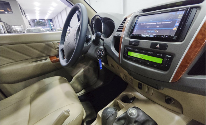 Toyota Hilux SW4 SRV D4-D 4x4 3.0 TDI Aut 2010 Diesel-12