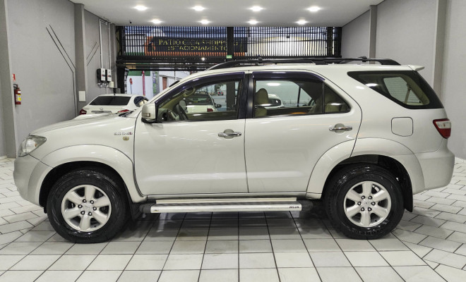 Toyota Hilux SW4 SRV D4-D 4x4 3.0 TDI Aut 2010 Diesel-2