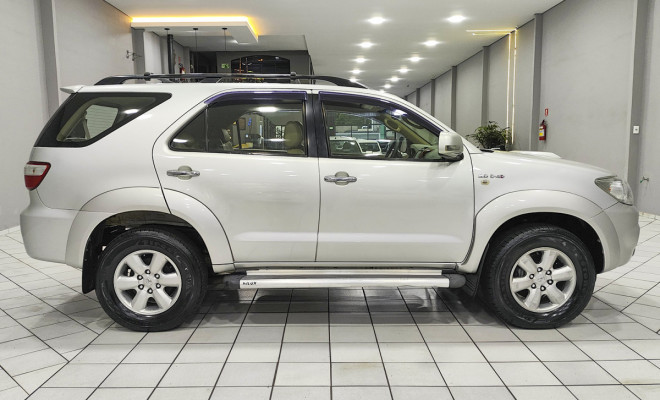 Toyota Hilux SW4 SRV D4-D 4x4 3.0 TDI Aut 2010 Diesel-6