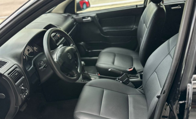 GM - Chevrolet Astra Advant. 2.0 MPFI 8V FlexP. 5p Aut. 2011 Flex-8