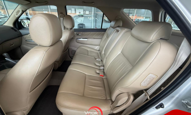 Toyota Hilux SW4 SR 4x2 2.7/ 2.7 Flex 16V Aut. 2013 Flex-6