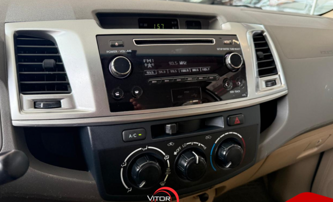 Toyota Hilux SW4 SR 4x2 2.7/ 2.7 Flex 16V Aut. 2013 Flex-1