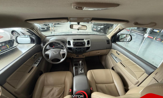 Toyota Hilux SW4 SR 4x2 2.7/ 2.7 Flex 16V Aut. 2013 Flex-5