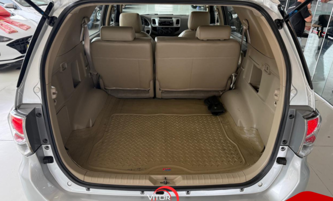 Toyota Hilux SW4 SR 4x2 2.7/ 2.7 Flex 16V Aut. 2013 Flex-4