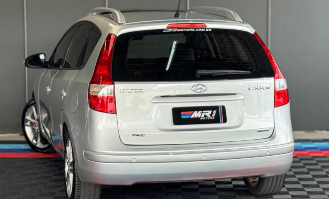 Hyundai i30cw 2.0 16V 145cv Aut. 5p 2011 Flex-1