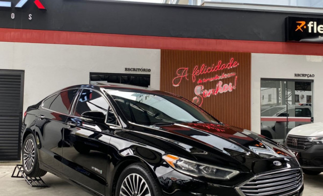 Ford Fusion Titanium 2.0 145cv Aut. (Híbrido) 2018 Gasolina-2