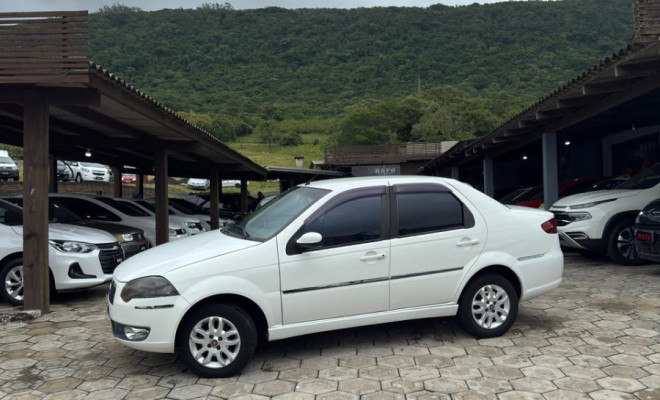 Fiat Siena TETRAFUEL 1.4 mpi Fire Flex 8v 4p 2009 Flex
