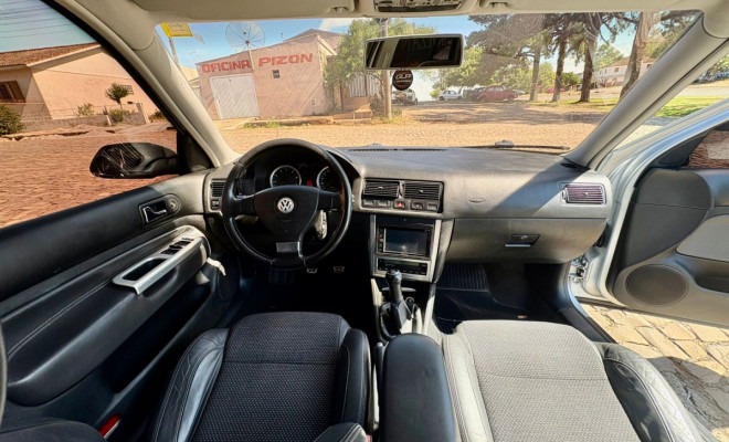 VW - VolksWagen Golf Sportline 1.6 Mi Total Flex 8V 4p 2011 Flex-8