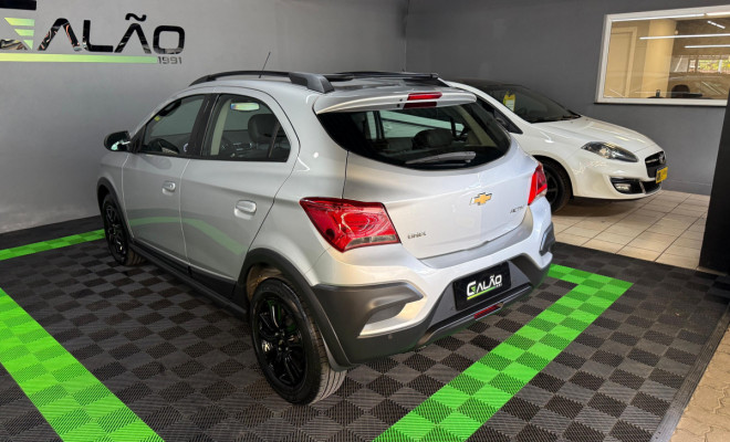 GM - Chevrolet ONIX HATCH LTZ 1.4 8V FlexPower 5p Mec. 2019 Flex-1