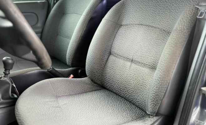 Renault Clio Campus Hi-Flex 1.0 16V 5p 2010 Flex-10