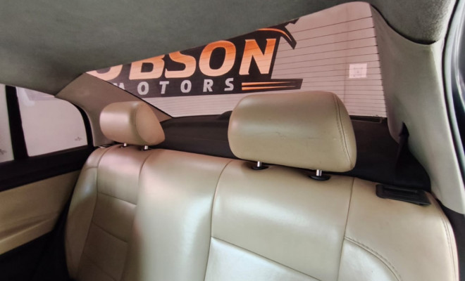 VW - VolksWagen Polo Sedan 1.6 Mi Total Flex 8V 4p 2008 Flex-7